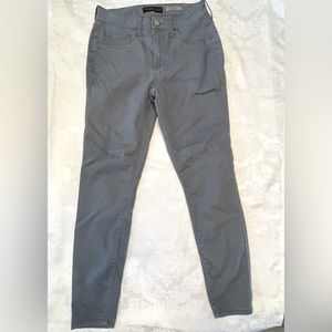 Aeropostale High Waisted Ankle Jeggings- size 4- like new